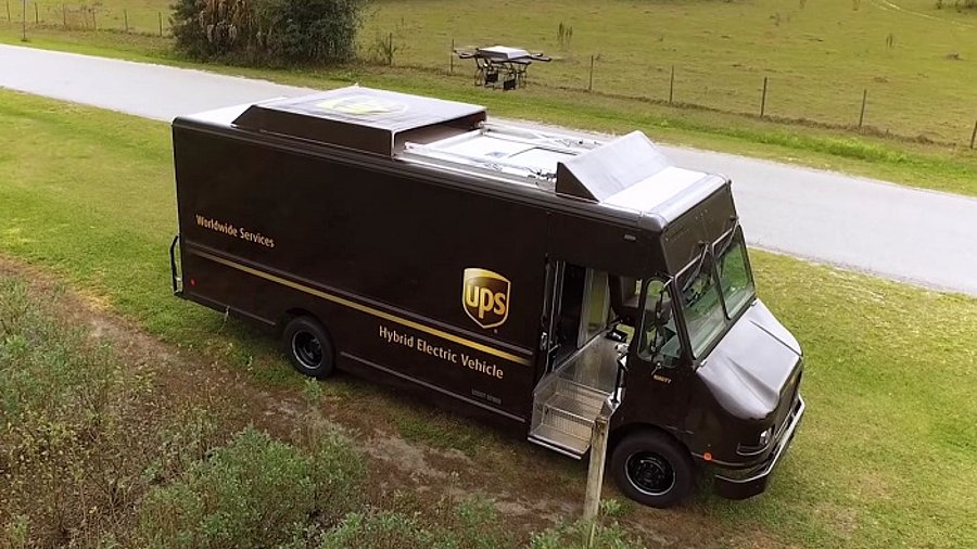 UPS-Truck mit Drohne