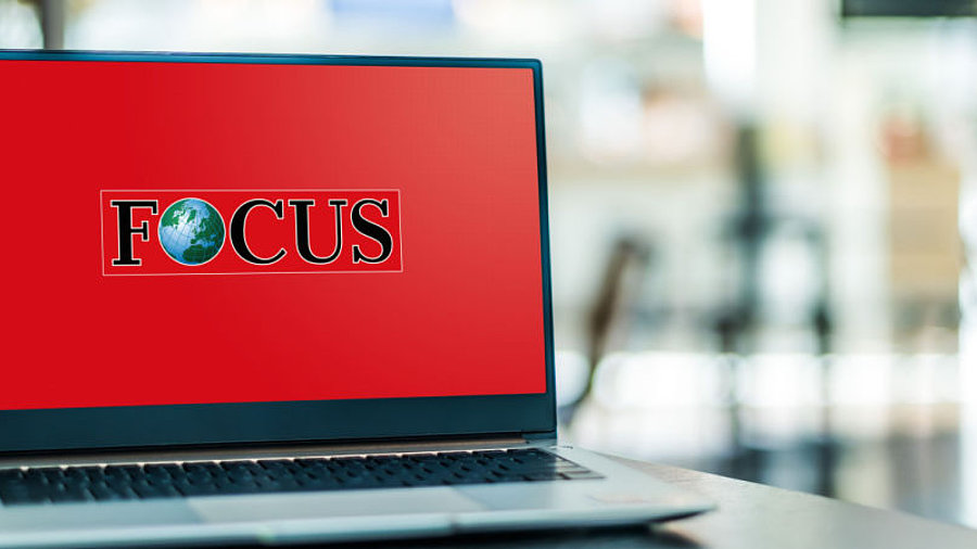 Logo des Focus-Magazins auf Laptop