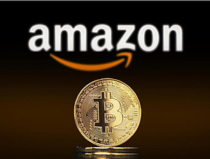 Physischer Bitcoin, ein Amazon-Logo im Hintergrund 