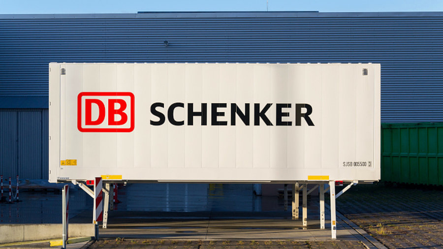 DB Schenker Logo auf Container