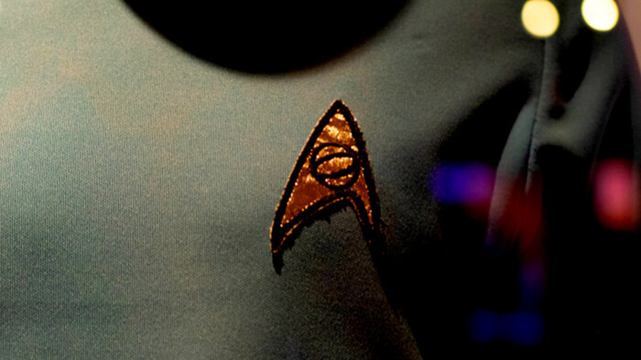 Star-Trek-Logo an einem Oberteil