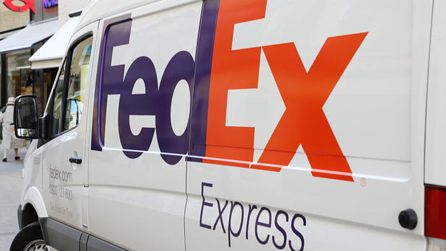 Nahaufnahme FedEx Lieferwagen 