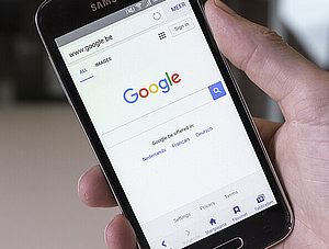 Ge&ouml;ffnete Google Suche auf Handy