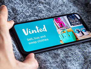 Vinted-Logo auf Smartphone