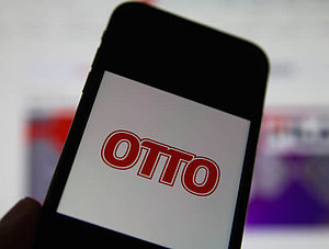 Otto auf Smartphone-Display