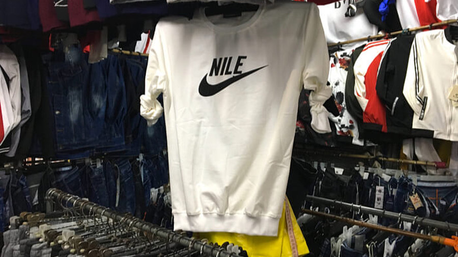 gefälschter Nike-Pullover