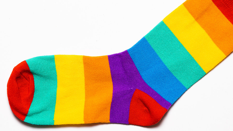 Socke in Regenbogenfarben