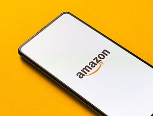 Amazon-Logo auf Handy