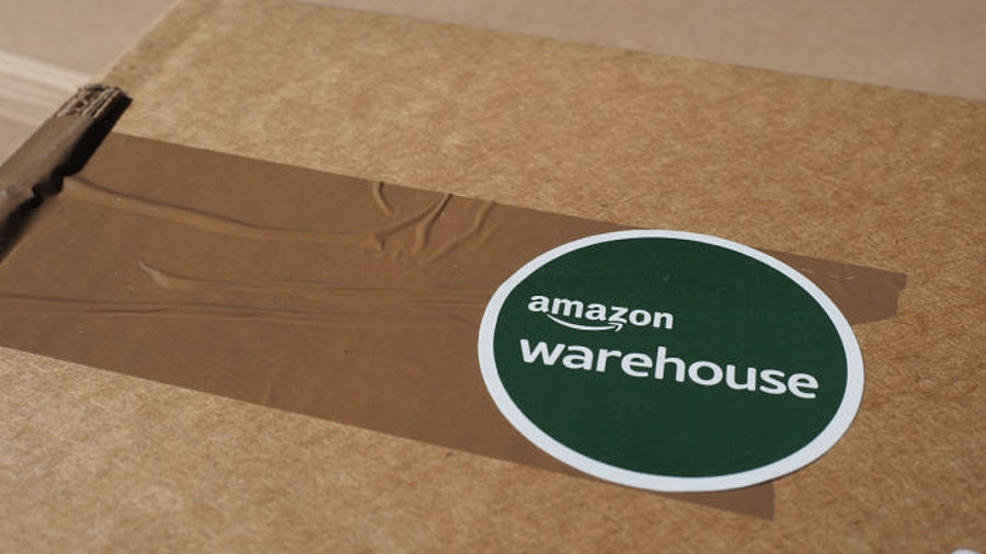 Paket mit Amazon Warehouse Sticker