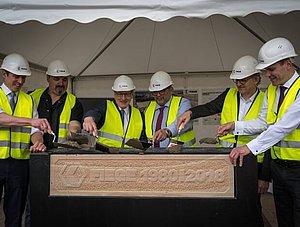 Grundsteinlegung für das neue Logistikzentrum