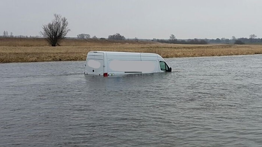 Transporter in der Sude