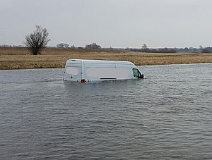 Transporter in der Sude