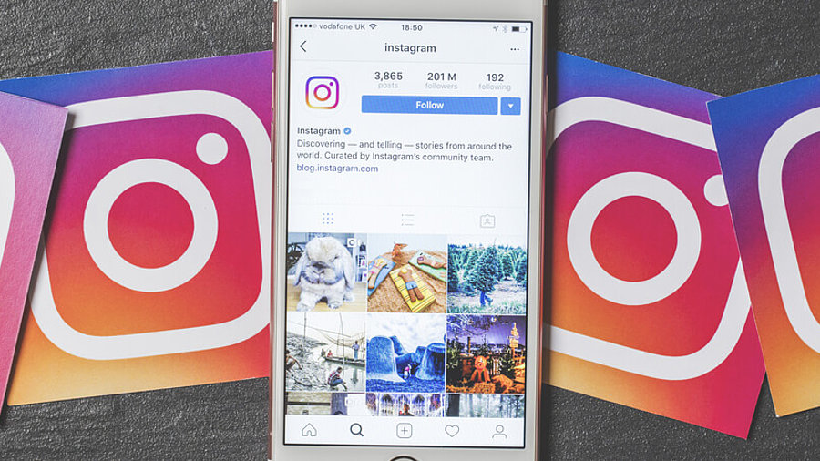 Ge&ouml;ffnete Instagram-App mit Logos