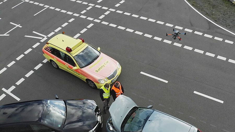 Ein Drohneneinsatz bei einem simulierten Rettungseinsatz