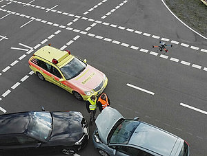 Ein Drohneneinsatz bei einem simulierten Rettungseinsatz