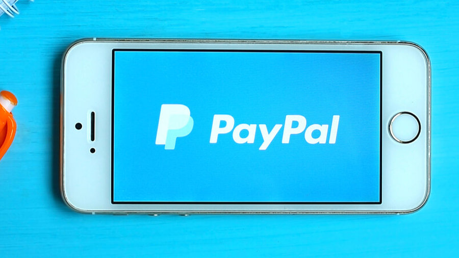 Paypal Logo auf Smartphone