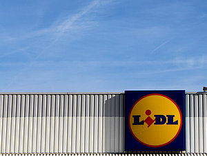 Lidl Logo an Filialwand 