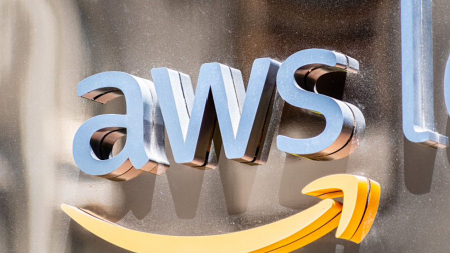 AWS Logo an Gebäudefront