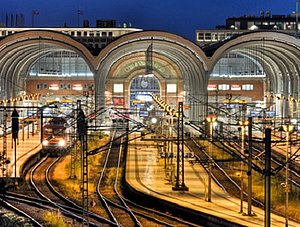 Bahnhof bei Nacht