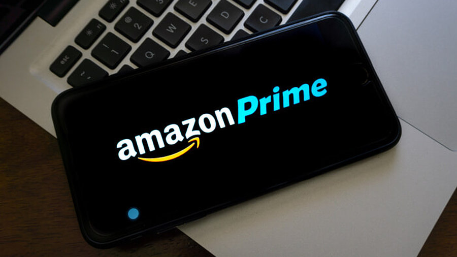 Amazon-Prime-Logo auf Smartphone