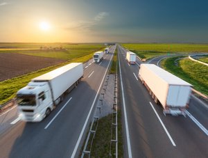 Lkw auf Autobahn