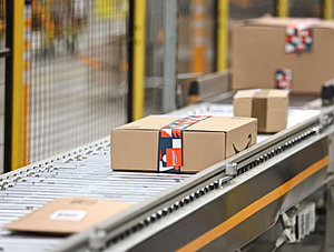 Logistik in einem Amazon-Logistikzentrum