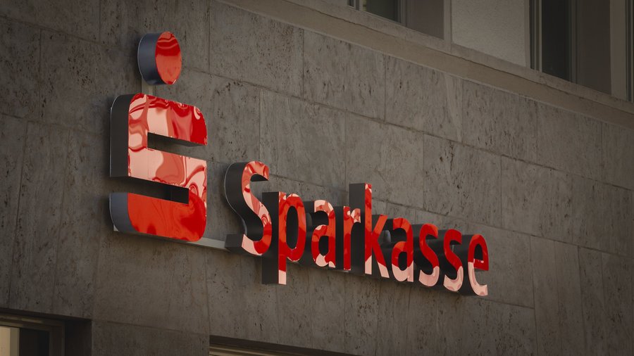 Logo der Sparkasse: Der Name der Bank wird aktuell vermehrt durch Betrüger missbraucht.