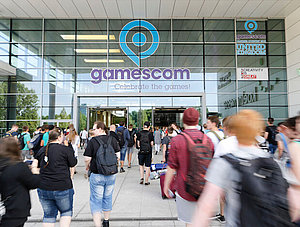 Besucher am Gamescom-Einlass