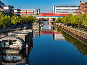 Hamburg Hammerbrook - Kanal und S-Bahn-Station