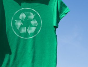 T-Shirt mit Recycle-Logo 