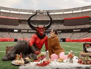 Satan und 2020 im Fu&szlig;ballstadion Date