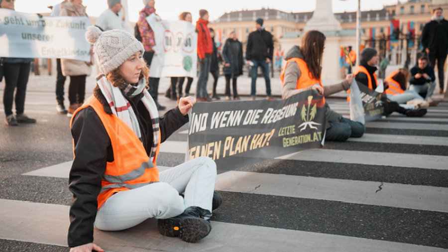 Klimaaktivisten auf einer Straße