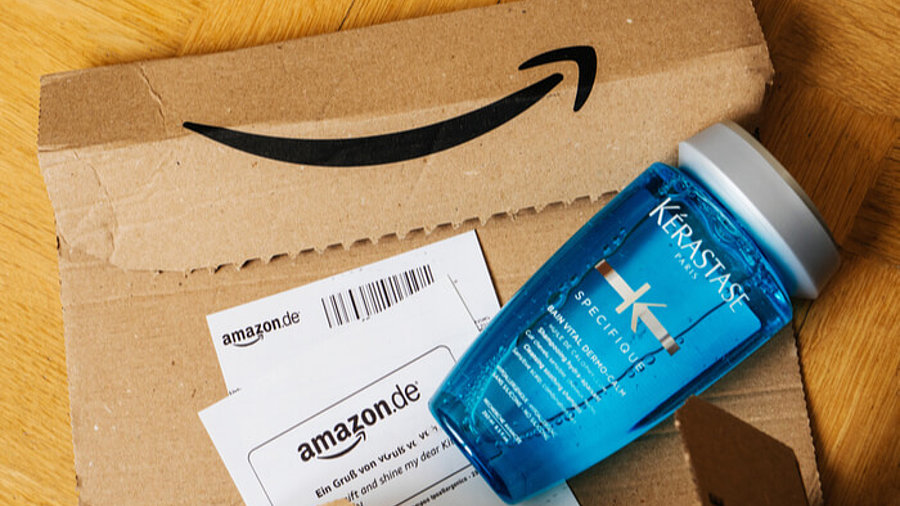 Amazon-Paket mit Kosmetik