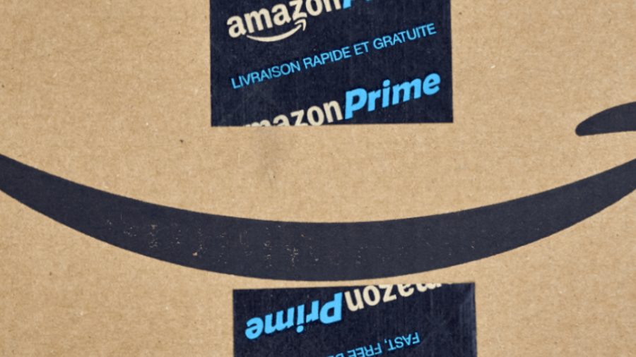 Amazon-Paket: Das L&auml;cheln verweist auf die hohe Kundenzufriedenheit und den umfangreichen Service