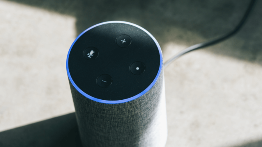 Amazon Echo: Smarter Lautsprecher von Amazon mit hauseigener Sprachassistentin Alexa