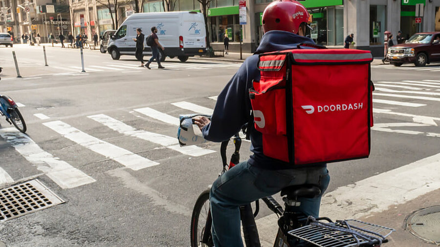 Kurier von Lieferdienst Doordash