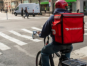 Kurier von Lieferdienst Doordash