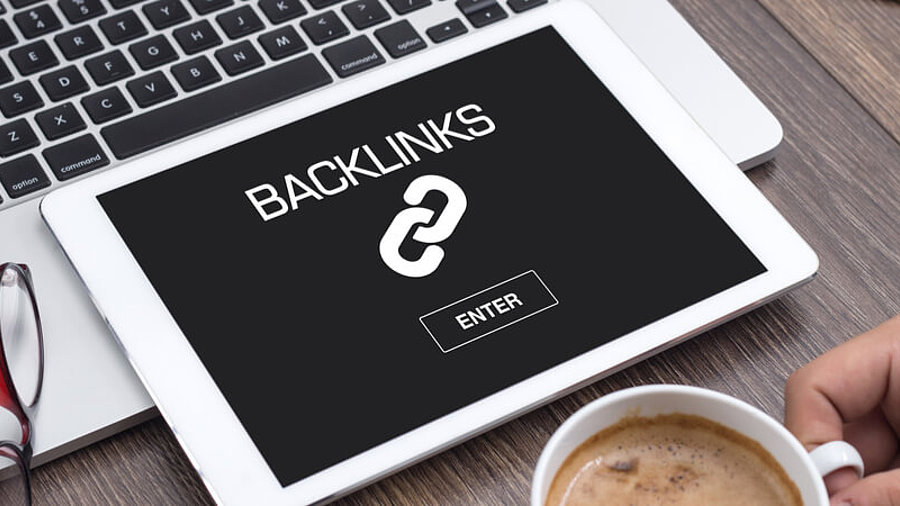 Backlink-Logo auf einem Tablet