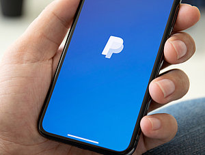 PayPal Logo auf Smartphone