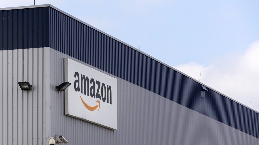 Logistischer Standort des Online-Konzerns Amazon