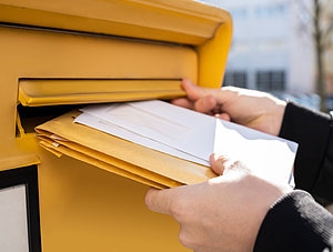 Briefe und Briefkasten