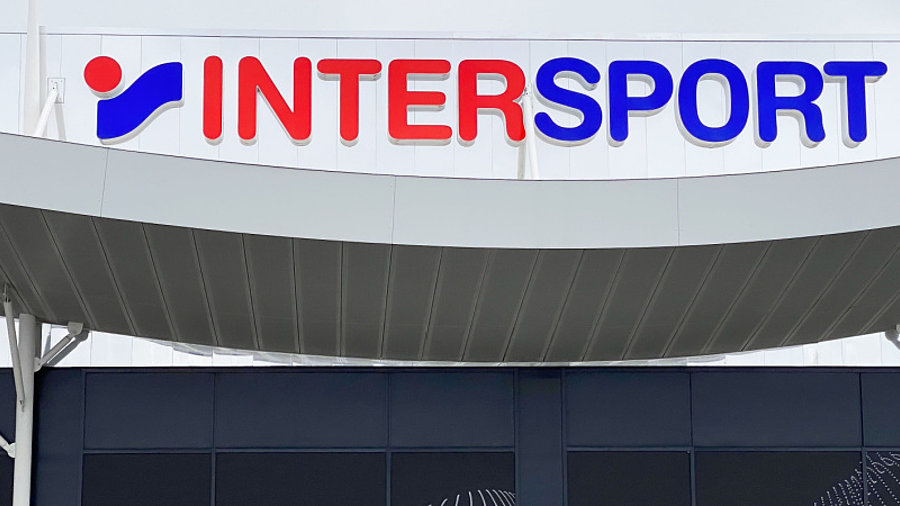 Intersport Logo an Geb&auml;ude