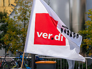 Verdi ruft zu Streiks: Flagge der Gewerkschaft