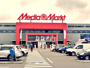 Parktplatz vor Mediamarkt