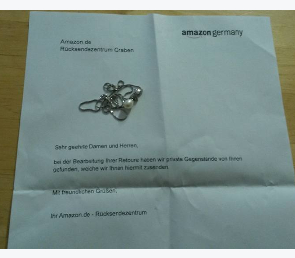 Nachricht von Amazon an eine Kunden, Screenshot Facebook-Post