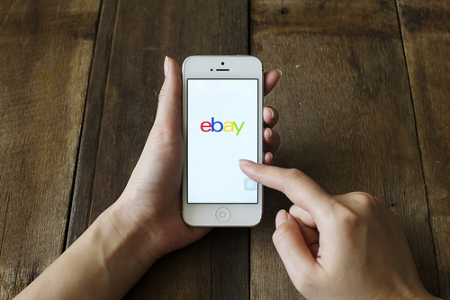 Ebay-Logo auf einem Smartphone