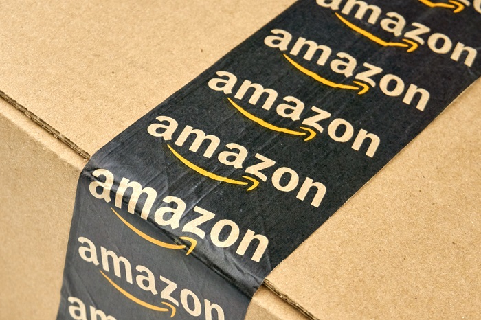 Amazon Logo auf Paket