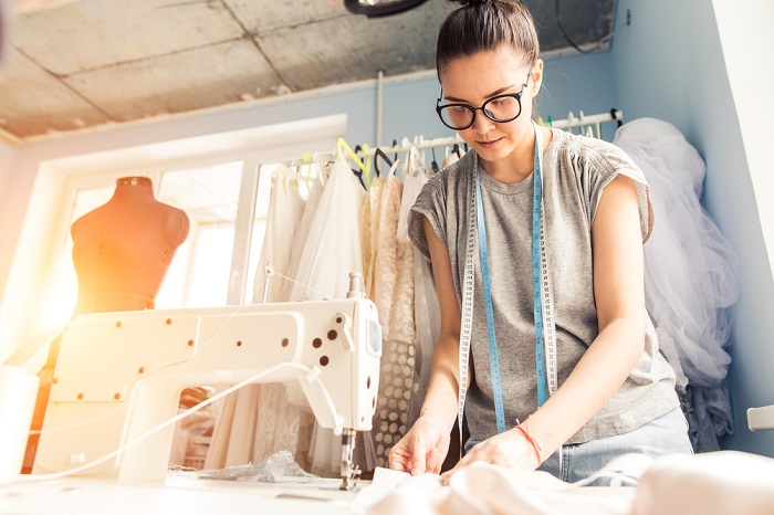 Designer-Lady bei der Arbeit