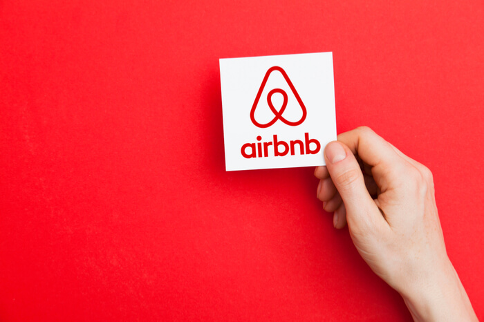 Airbnb Logo